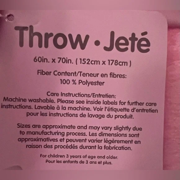 New Hello Kitty 60 x 70in Throw! 😻🎀❤️ - Picture 4 of 4